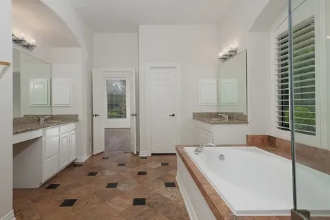 11 Lansdowne The Woodlands TX 77382