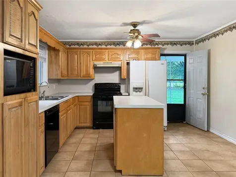 2570 County Road Woodville TX 75979