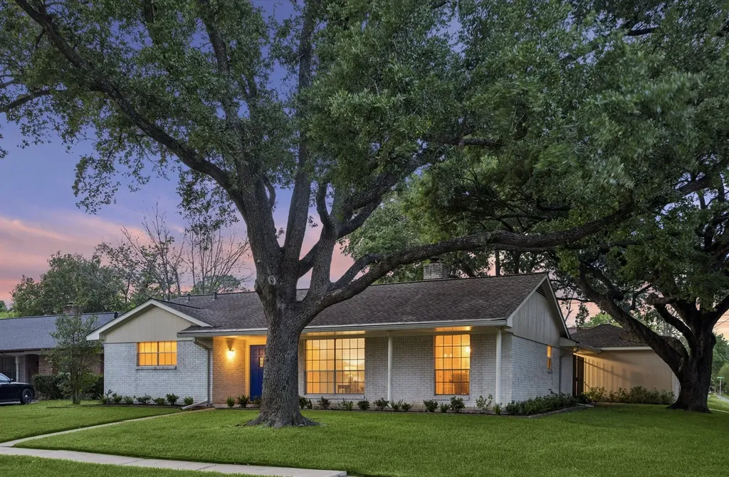 8802 Hazen Street Houston TX 77036