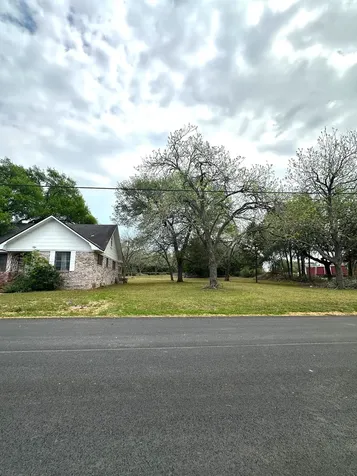 127 N Mechanic Street Bellville TX 77418