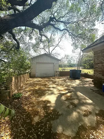 127 N Mechanic Street Bellville TX 77418