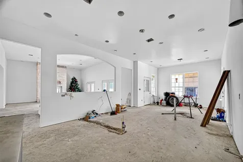 1013 Battlebell Road Highlands TX 77562