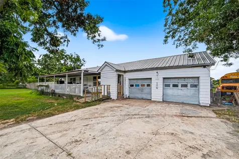 1013 Battlebell Road Highlands TX 77562