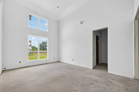 1013 Battlebell Road Highlands TX 77562