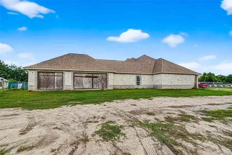 1013 Battlebell Road Highlands TX 77562