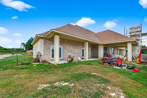 1013 Battlebell Road Highlands TX 77562