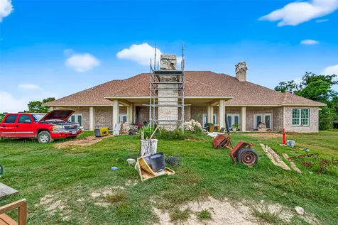 1013 Battlebell Road Highlands TX 77562