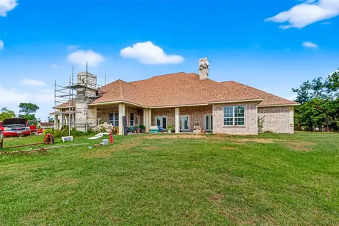 1013 Battlebell Road Highlands TX 77562
