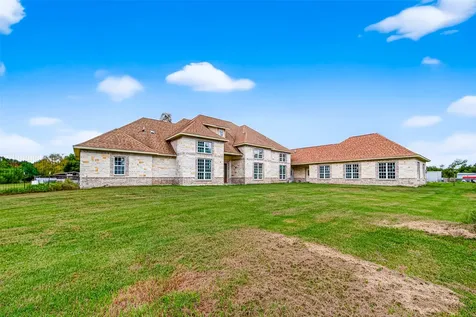 1013 Battlebell Road Highlands TX 77562