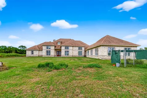 1013 Battlebell Road Highlands TX 77562