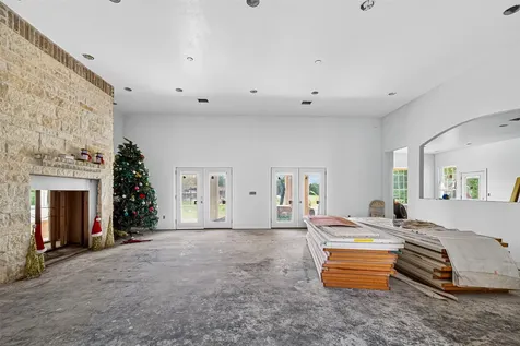 1013 Battlebell Road Highlands TX 77562