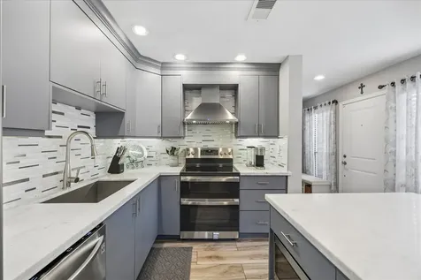 1914 Augusta Drive 9 Houston TX 77057