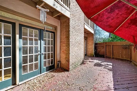 2100 Tanglewilde Street 51 Houston TX 77063