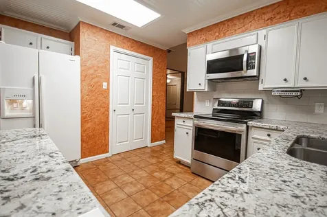 6235 Navajo Trail Beaumont TX 77708