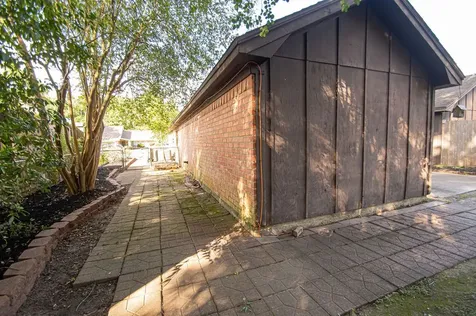 6235 Navajo Trail Beaumont TX 77708