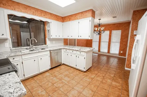 6235 Navajo Trail Beaumont TX 77708