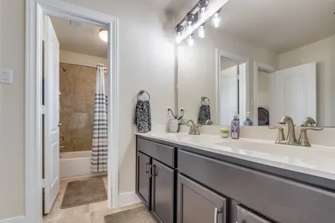 11219 Kings Point Boulevard Mont Belvieu TX 77535