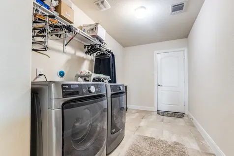 11219 Kings Point Boulevard Mont Belvieu TX 77535