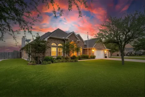11219 Kings Point Boulevard Mont Belvieu TX 77535