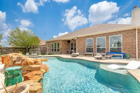11219 Kings Point Boulevard Mont Belvieu TX 77535
