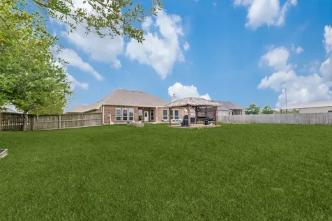 11219 Kings Point Boulevard Mont Belvieu TX 77535
