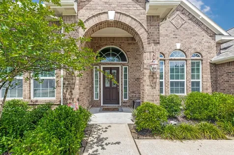 11219 Kings Point Boulevard Mont Belvieu TX 77535