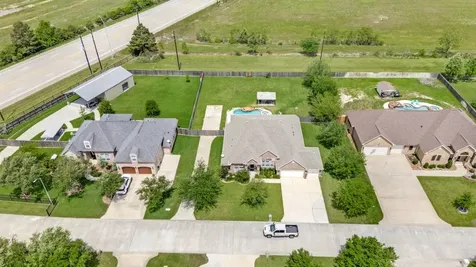 11219 Kings Point Boulevard Mont Belvieu TX 77535