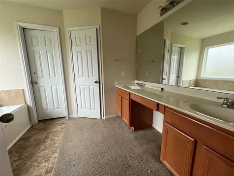 8027 Narrow Brook Way Houston TX 77016