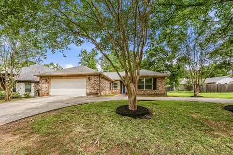 310 Augusta Drive Huntsville TX 77340