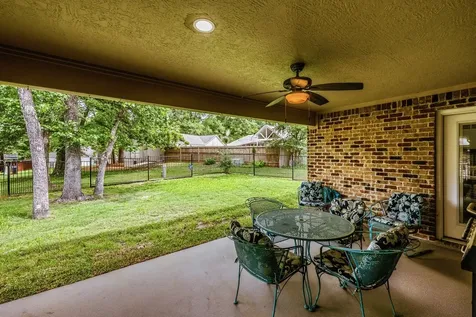 310 Augusta Drive Huntsville TX 77340