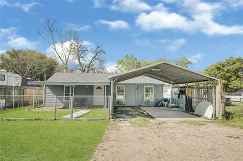 4110 Fuqua Street Bacliff TX 77518