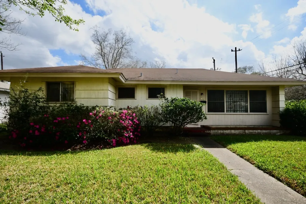 5602 Beldart Street Houston TX 77033