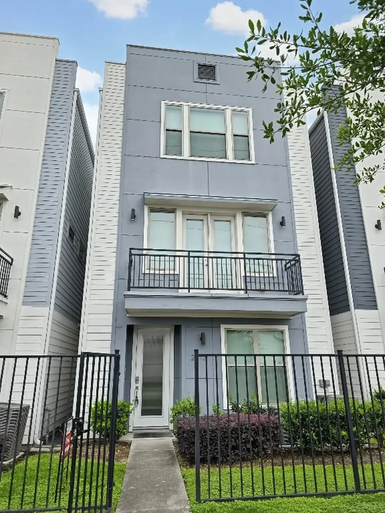 2613 Hutchins Street Houston TX 77004