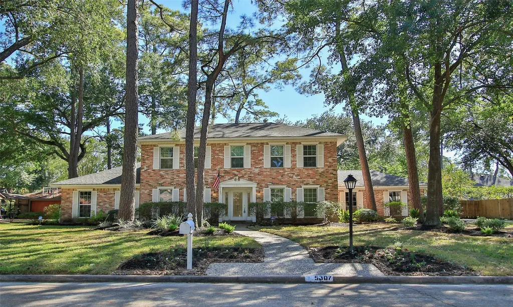 5307 Westminister Court Houston TX 77069