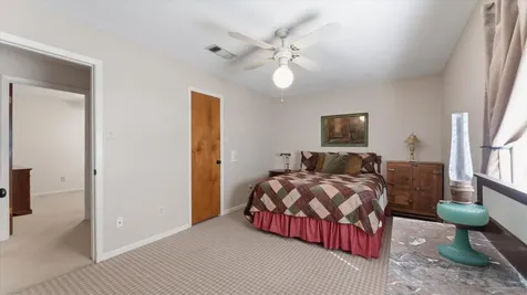 120 Hickory Street Huntsville TX 77320