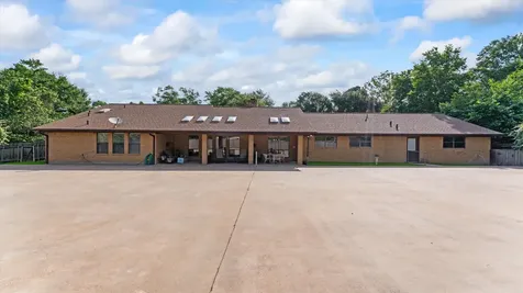120 Hickory Street Huntsville TX 77320