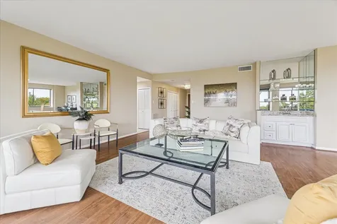 49 Briar Hollow Lane 505 Houston TX 77027