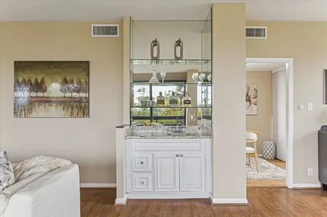 49 Briar Hollow Lane 505 Houston TX 77027