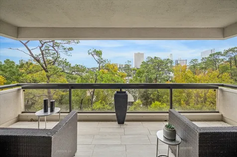 49 Briar Hollow Lane 505 Houston TX 77027