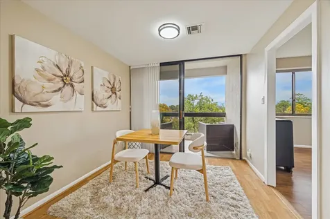 49 Briar Hollow Lane 505 Houston TX 77027