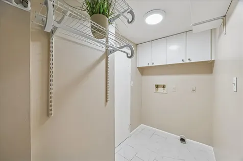 49 Briar Hollow Lane 505 Houston TX 77027