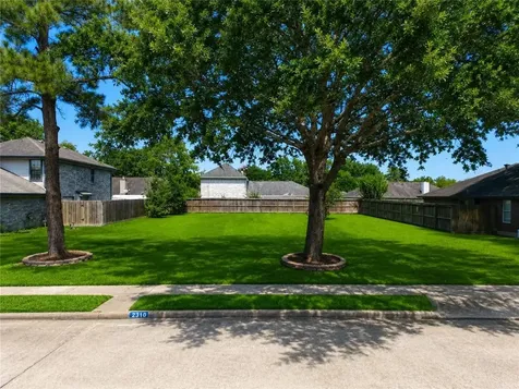 2310 Hartman Drive Sugar Land TX 77478