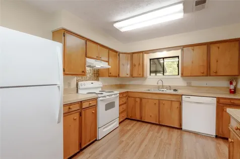 138 Summer Place B Huntsville TX 77340