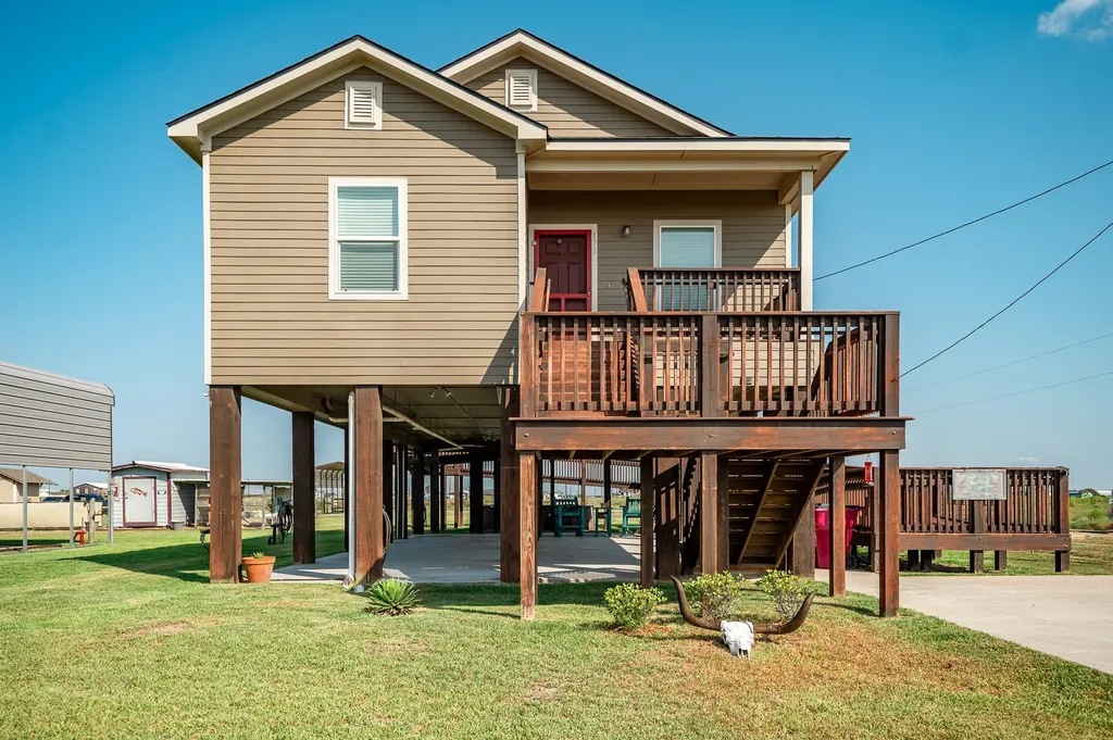 172 Curlew Street Sargent TX 77414