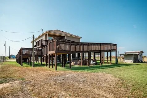 172 Curlew Street Sargent TX 77414