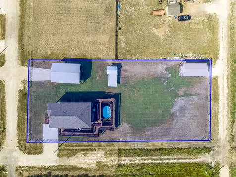 172 Curlew Street Sargent TX 77414
