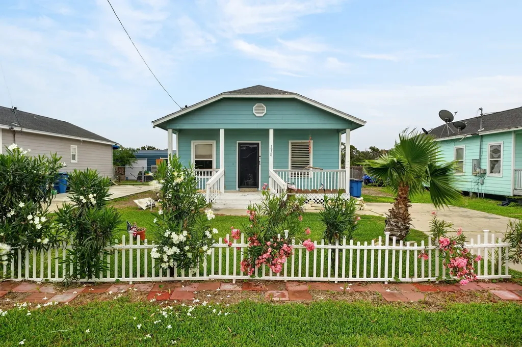 1820 Highway 35 S Rockport TX 78382