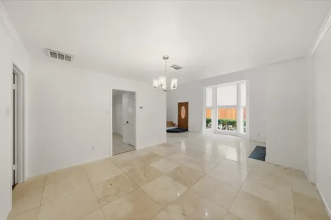 2219 Nantucket Drive Houston TX 77057