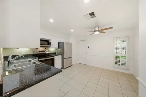 2219 Nantucket Drive Houston TX 77057