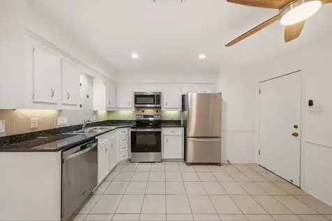 2219 Nantucket Drive Houston TX 77057